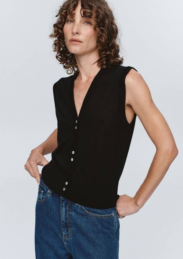 Marle Foundations V Neck Vest Top In Black S
